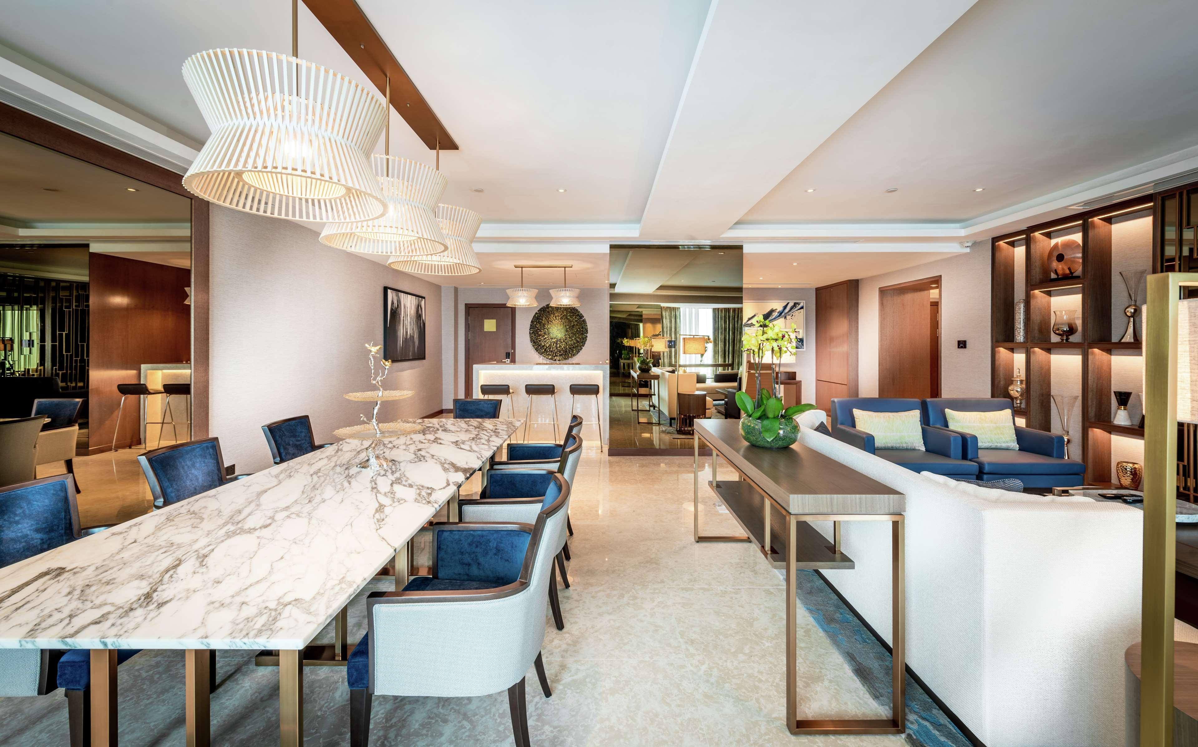 Hilton Kota Kinabalu Hotel Ngoại thất bức ảnh The Residence