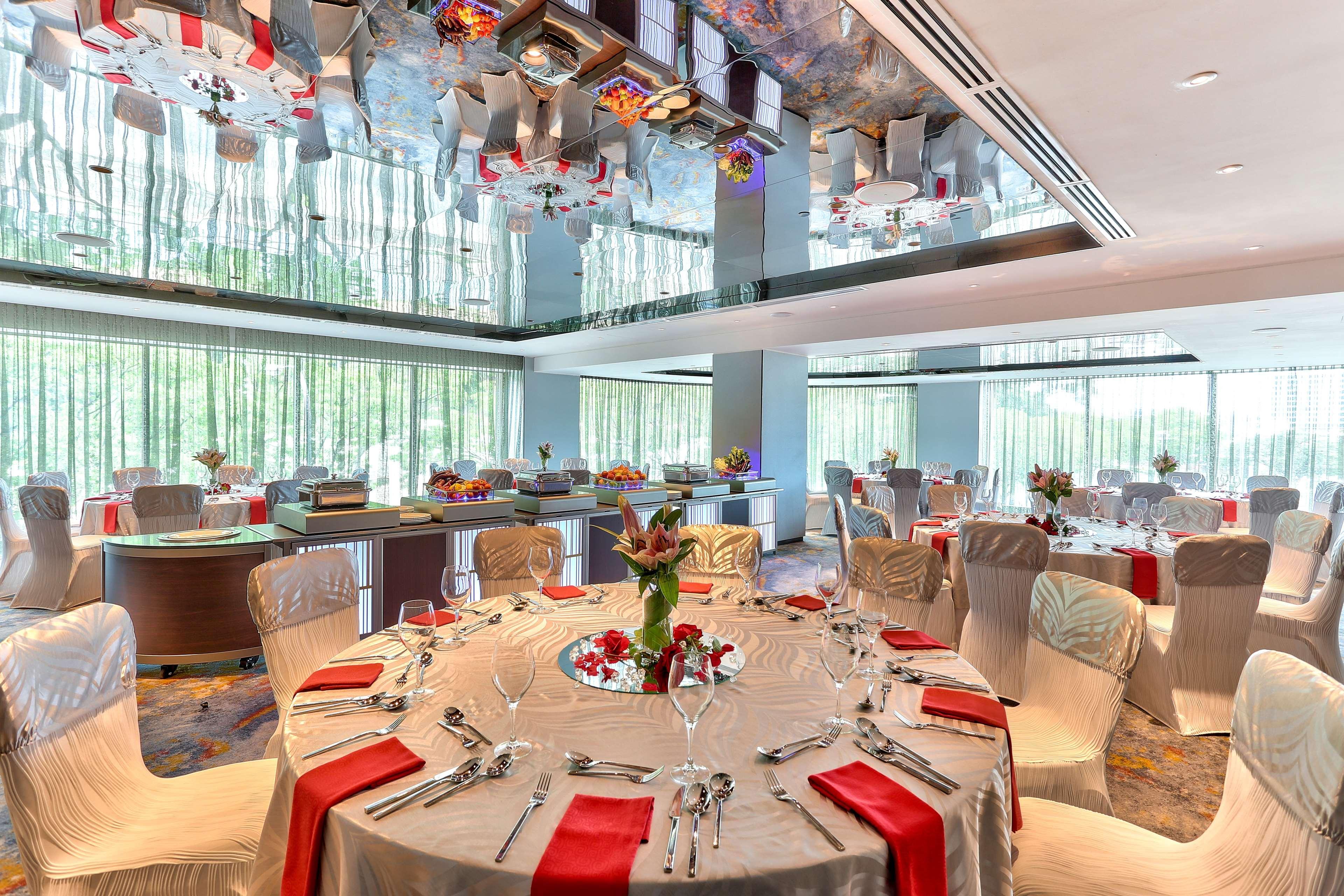 Hilton Kota Kinabalu Hotel Ngoại thất bức ảnh The ballroom