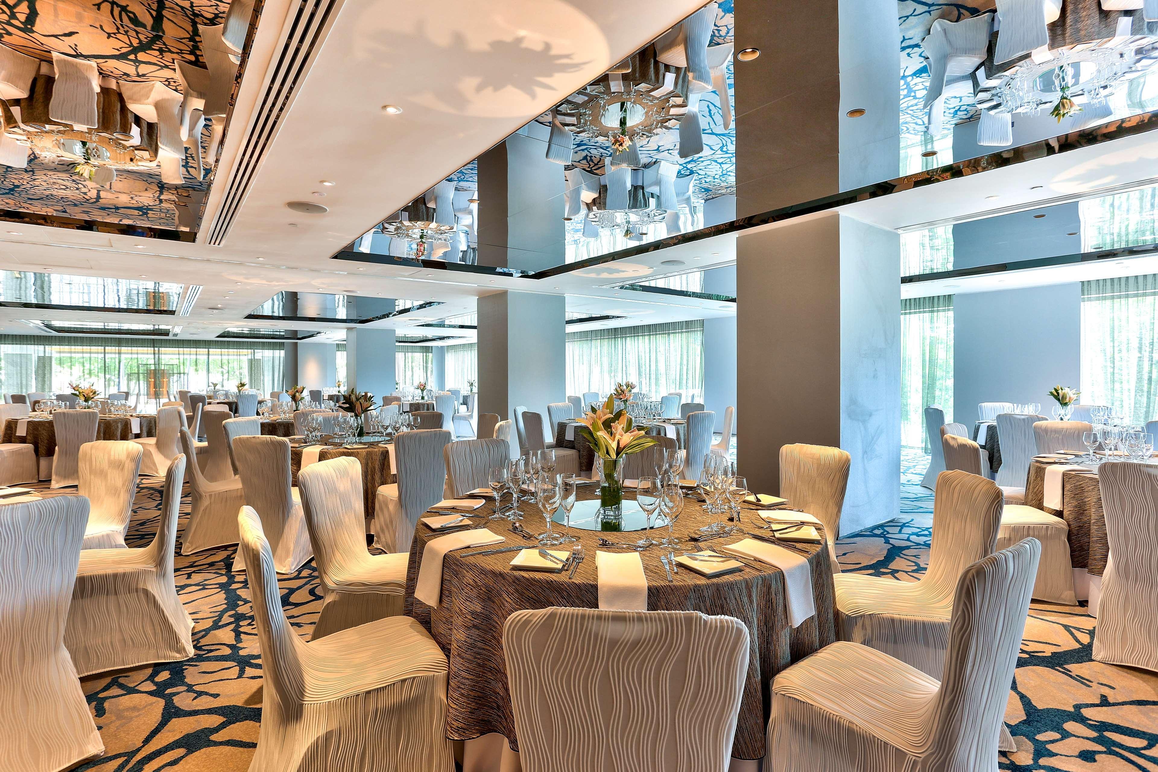 Hilton Kota Kinabalu Hotel Ngoại thất bức ảnh The ballroom