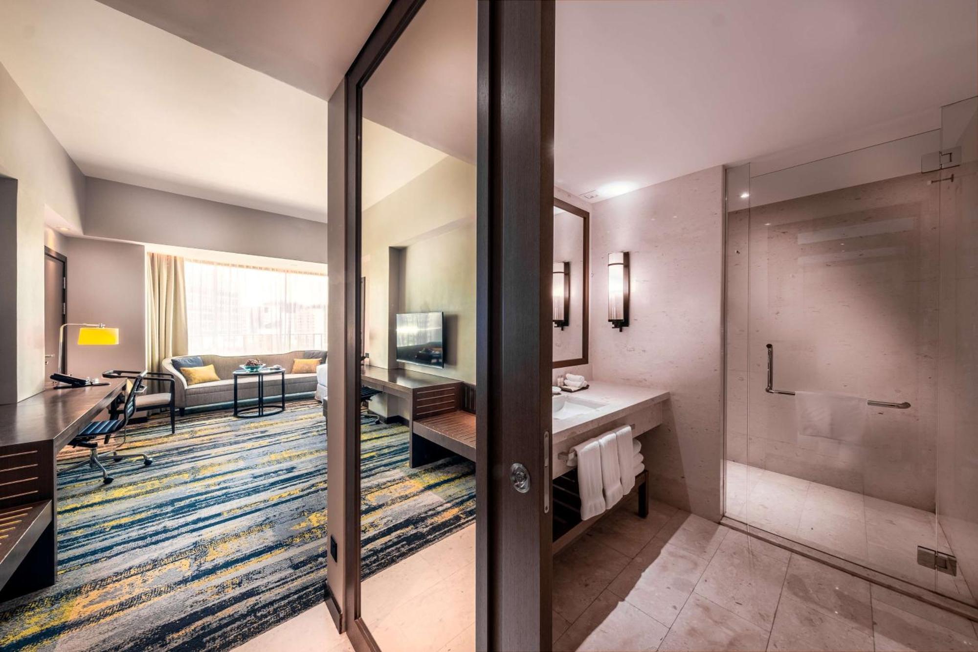 Hilton Kota Kinabalu Hotel Ngoại thất bức ảnh