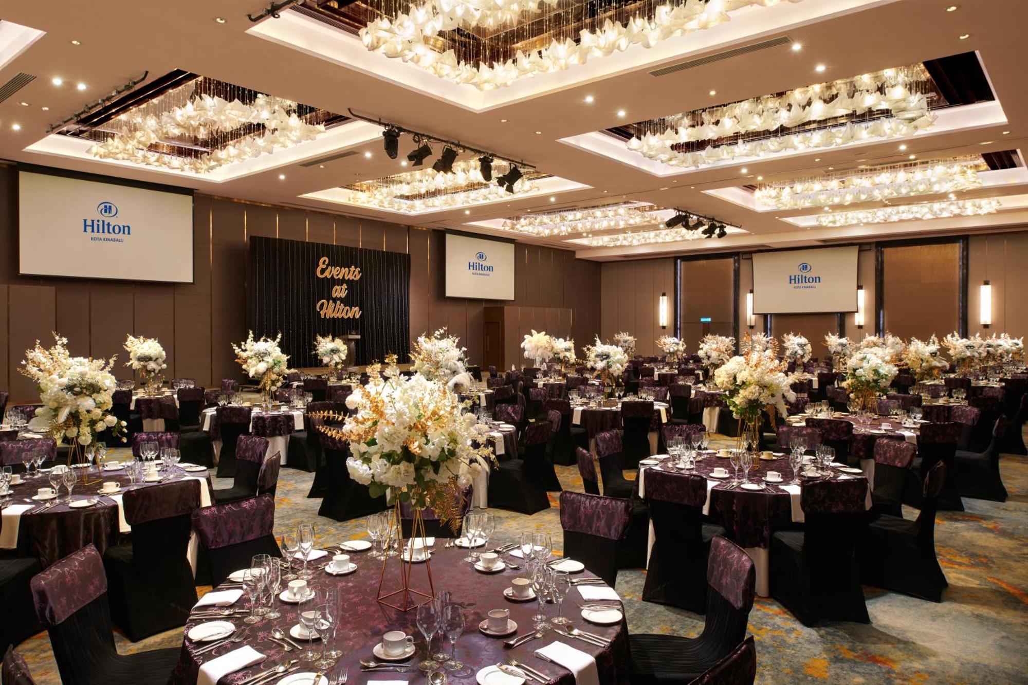 Hilton Kota Kinabalu Hotel Ngoại thất bức ảnh Hilton Tokyo