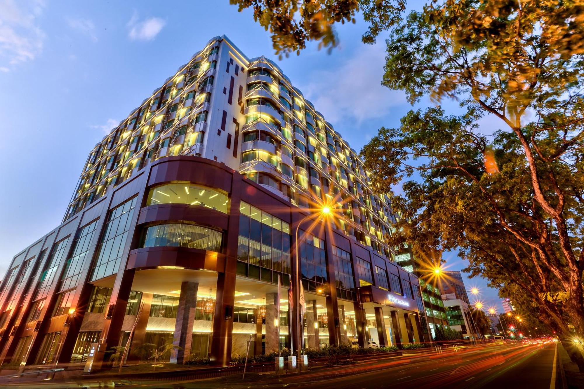 Hilton Kota Kinabalu Hotel Ngoại thất bức ảnh The Park, Hyderabad