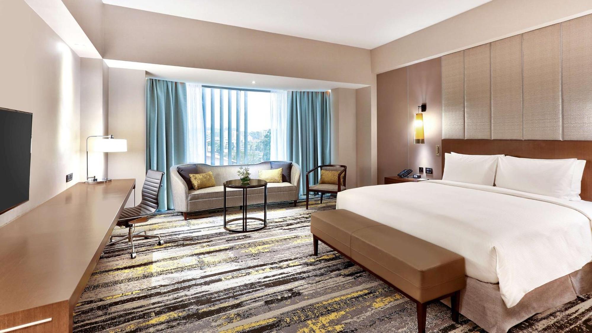 Hilton Kota Kinabalu Hotel Ngoại thất bức ảnh Deluxe Room